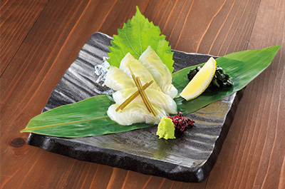 ひらめ昆布〆（宇治抹茶仕立て）お造り